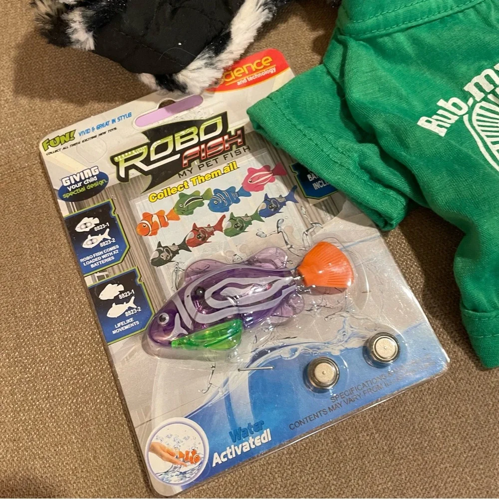 Pet Clothes Bundle-small size ( size of Kitten ) clothes with toy, nail guards.